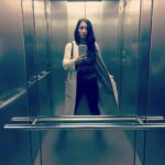 Dariya Voskoboeva Instagram - Вы в отношениях с человеком, который чрезмерно много думает? Вот несколько фактов, о которых вы должны знать! . 1. Стоп 🛑 Не говорите им, чтобы они перестали думать. Это скорее побудит их еще больше думать о том, что может произойти. . 2. Выражайтесь предельно ясно 🤔 Всегда четко выбирайте слова. Люди, которые очень много думают, анализируют абсолютно все; так что будьте честны и прямолинейны с ними. . 3. Истина ☝️ Настаивайте на своем, не притворяйтесь и не поддавайтесь.  Ваш партнер должен знать, кто вы есть на самом деле. . 4. Уверенность 💪 Ваш партнер должен иметь полное доверие к вам. Он не будут чувствовать себя в безопасности рядом с вами, пока не будет полностью уверен в вас. . 5. Оптимизм 😃 Чересчур много думающие люди склонны мыслить негативно; таким образом, оптимистичный подход с вашей стороны им очень поможет. . 6. Личное пространство🤚 Такие люди боятся обязательств, поэтому дайте им достаточно времени и личного пространства, чтобы  они могли нормально функционировать. В этом случае они будут доверять вам больше. . 7. Выражение чувств 💏 Дайте возможность своему партнеру выражать свои чувства. Они будут чувствовать себя более решительными. . 8. Они ценят все 🙌 Они замечают все ваши маленькие поступки и ценят благие намерения. У них самих заботливое сердце. . 9. Раздражительность 👿 Легко раздражаться, когда ваш партнер нуждается в постоянном одобрении или  выдвигает бесконечные теории заговора! Но постарайтесь слушать их и проявлять любовь и заботу, которую вы в свою очередь получаете от своего партнера. . 10. Детали🕵️‍♂️ Вашему партнеру нужно знать больше деталей обо всем. Они хотят знать ВСЁ. Кроме того, они очень пунктуальны и хотят, чтобы все было основано на графике. Знакомы ли вам эти черты? . . . #ДарияВоскобоева #осень #спб #экстрасенс #отношения Saint Petersburg, Russia