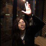 Dariya Voskoboeva Instagram - В продолжение предыдущего поста, поговорим ещё о 2х признаках духовного пробуждения🙌 . 🙏Вы становитесь более эмпатичным Когда вы понимаете, что так или иначе все живые существа связаны, вы начинаете открывать себя для восприятия их чувств и эмоций. . Когда вы откроете для себя возможности духовного мира, вы начнете ощущать эту энергию через физическое проявление. . 🙏У вас больше нет страха смерти Смерть - общий страх, потому что большинство людей не понимают, что из себя представляет смерть. Это сложный вопрос, и большинство людей не хотят останавливаться на том, что воспринимается как нечто негативное. Однако, для духовно пробужденного человека, смерть не представляет угрозы, потому что они знают, что это только переходное состояние, а не конец! . А эти признаки вы в себе замечали ? . . . #ДарияВоскобоева #мозг #эзотерика Saint Petersburg, Russia