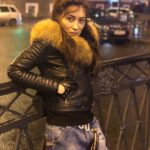 Dariya Voskoboeva Instagram - Поговорим о чёрных кошках? Причина, по которой черная кошка 🐈 может следовать за вами домой, это с целью предупредить вас о болезни 🤒. . Черные кошки имеют долгую историю утешения больных и умирающих. Фактически, по всей Европе и Азии и на протяжении большей части истории чёрных кошек часто приносили к постели безнадежно больных🤕 людей. . Считалось, что кошка будет следить за духом больного человека, если она вдруг перейдет в "следующую жизнь". . Кошки могут ощущать болезни через наши ауры. В дополнение к этому, некоторые считают, что кошки - это духовные проводники в животной форме. Если черная кошка следует за вами домой, обратите внимание на свое здоровье. За вами следовала чёрная кошка? . #ДарияВоскобоева #кошка #эзотерика