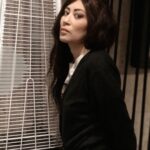 Dariya Voskoboeva Instagram - Многие в комментариях спрашивали как избавить от воздействия чёрной магии, и вот первый способ 👇🏻 . Простое куриное яйцо 🥚 результативно снимает порчи и сглазы, а также некоторые другие воздействия. Для этого нужно только обкатать тело яйцом. В каждом случае используется своё противоядие, например, против негатива применяются особые слова, которые вы должны определить для себя сами😯. Вы должны осознать связь со своим духом, телом и наполнить себя энергией, это своего рода медитация 🧘‍♀️. . Ваши слова являются одним из инструментов очищения, ведь растворить негатив может только высокая энергия. Отторжение негатива изнутри своими же внутренними вибрациями позволяет очиститься от многих инородных отрицательных воздействий чёрной магии. . Чистая душа и высокий дух человека – это самая лучшая защита от порчи🙏 и чёрной магии. . #ДарияВоскобоева #осень #спб #экстрасенс #негатив