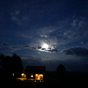 Dave Farrell Instagram - Tonight I was complaining to a good friend about how I can never take pics of the moon that I like, and to prove my point I started snapping pics. And ironically, I ended up really liking how the pics were coming out. These are unedited pics of tonight’s sky in beautiful Utah. 🌙 🌚 🌝