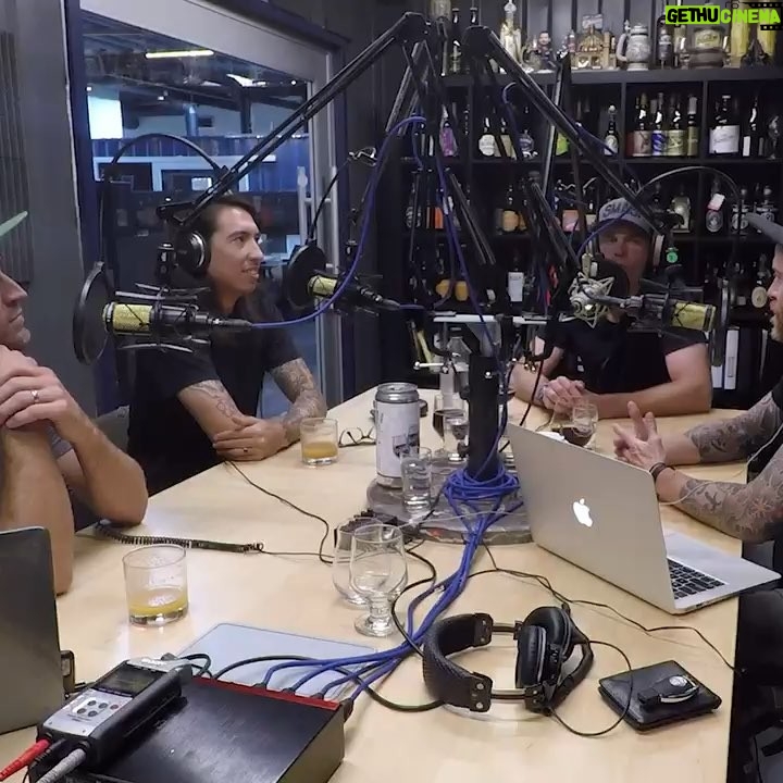 Dave Farrell Instagram - @mrmoneycat from @omandm joins us for Season 2 of the @memberguestofficial podcast! Scroll right to watch a couple video moments, and then go listen to the full episode. Link in Bio ⬆️ And don’t forget to subscribe to the podcast, and leave us some reviews 🙌🏽🎧🔥