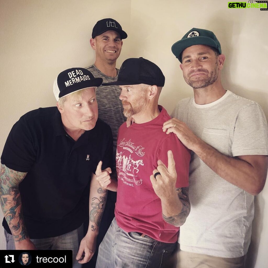 Dave Farrell Instagram - Happy Weekend E’rybody! To celebrate, here’s a fun podcast @MemberGuestOfficial did with good friend of the pod, @trecool . I loved hearing Tré talk about @greenday ’s mud fight during their Woodstock set, and loved him sharing one of the worst nautical tales I’ve ever heard! To check it out, use the link in my bio, or head over to @memberguestofficial and link from there. Enjoy the rest of your weekend 🙌🏽 #Repost from @trecool ・・・ More chats with these lads on the member guest official podcast. #linkinpark #pga #greenday #mark
