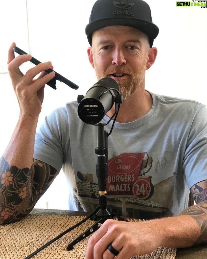 Dave Farrell Instagram - Happy Easter everybody! This pic comes from a moment of this week’s @memberguestofficial ‘s podcast where we called my wife, Linsey. She confirmed some of the things I had already been talking about, as well as fanning the flames of the widely popular idea of a “Wives Pod” coming at some point in the future. Use the link in my bio to check out the latest episode. And I hope you’re having a great Easter Sunday with friends and family. 😎