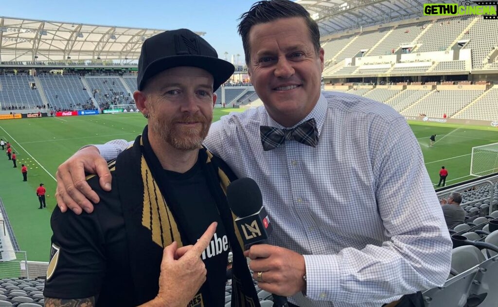 Dave Farrell Instagram - 🚨 New Episode Alert! 🚨 New episode of the @memberguestofficial podcast is now available with special guest Mark Rogondino (@therealrogo)... Mark is a former fütbol-er, an ardent golfer, and a sports broadcaster extraordinaire, who just happens to work with @lafc ... and today also happens to be his birthday! Show the man some love in the comments 🙌🏽🎙🎧 #memberguestpodcast #lafc #podcast #BirthdayMan