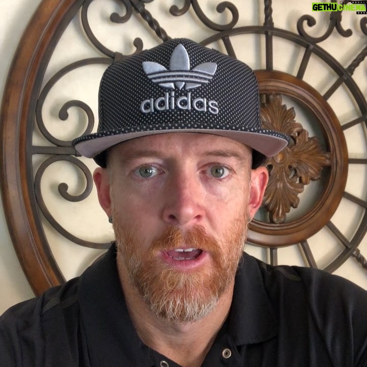 Dave Farrell Instagram - Happy Thursday Everybody! New episode of the #memberguest podcast is now available. Our guest this week is our good friend, Michael Williams from @aContinuousLean. We talk about the best/worst dressed in golf, exchange rat hunting stories, and share a ton of laughs. Follow the link in my bio to listen! 🙏🏽🙌🏽 • 🔊👆🏽
