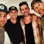 Dave Farrell Instagram - What are you doing on this fine Sunday!?! Why not give the latest episode of the #memberguestpodcast with @hereliesmoon a listen. It’s good on long 🏃🏽‍♀️, when in the 🏋️, or in the 🚙. Where do you listen?