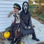 David Arquette Instagram - The Strike is over! Yay!!! Now I can show photos of my kids from #halloween #scream #ghostface #deputydewey