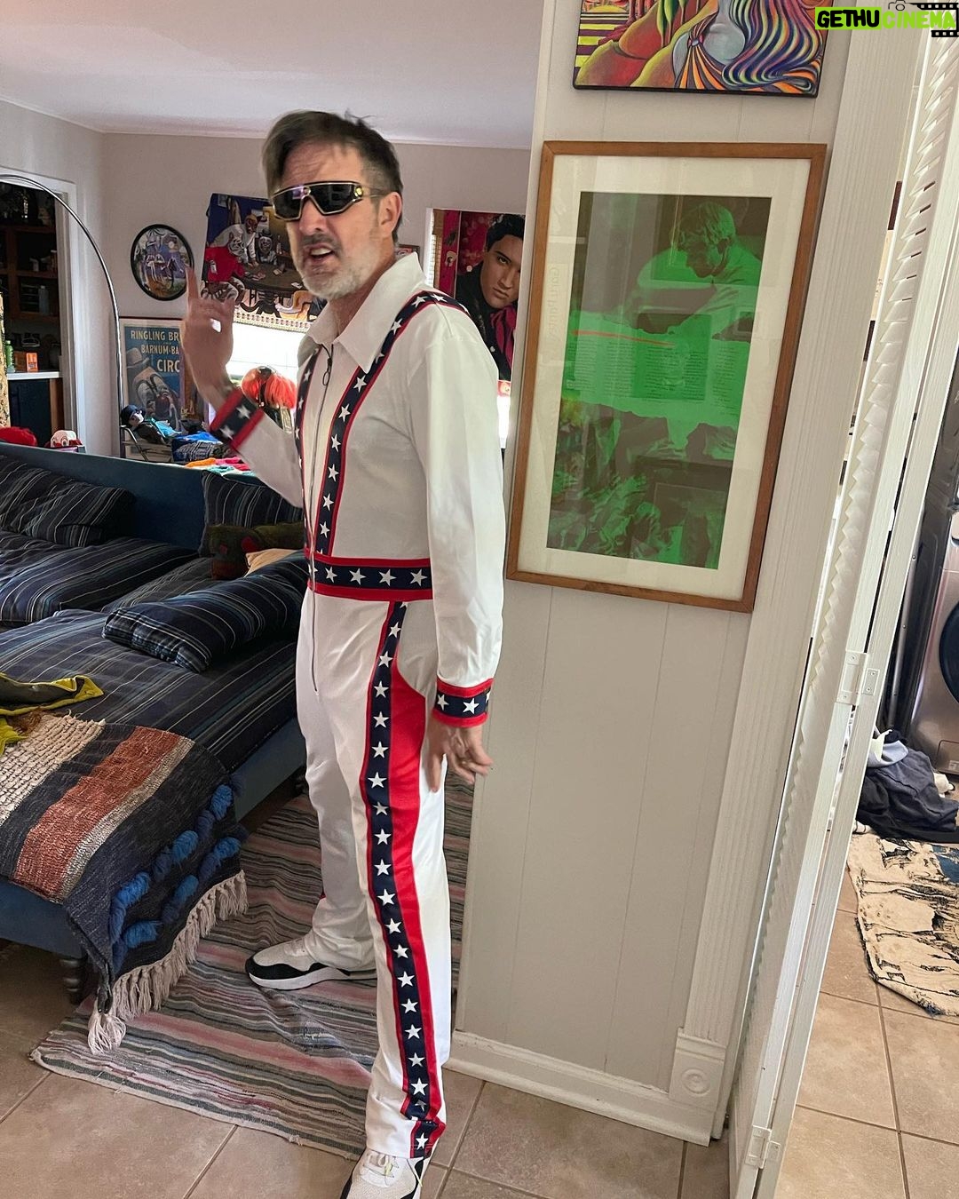 David Arquette - 20.4K Likes - Thank you @shinestythreads for the cozy tribute to my childhood stunt hero! I love it!