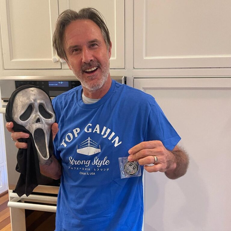 David Arquette Instagram - Thank you @theghostforge for the incredible aluminum #ghostface #mask and the @southbend.apparel #topgaijin #strongstyle and the challenge coin from the firehouse “The Nights Watch” @chadsteveken I appreciate it
