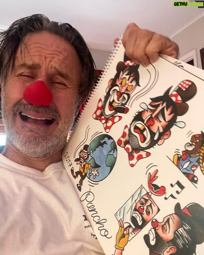 David Arquette Instagram - I’m so happy with my new @panchos_placas art book I could cry. Thanks pal you’re a real Bozo! #art #clowns #bozotheclown @realbozotheclown