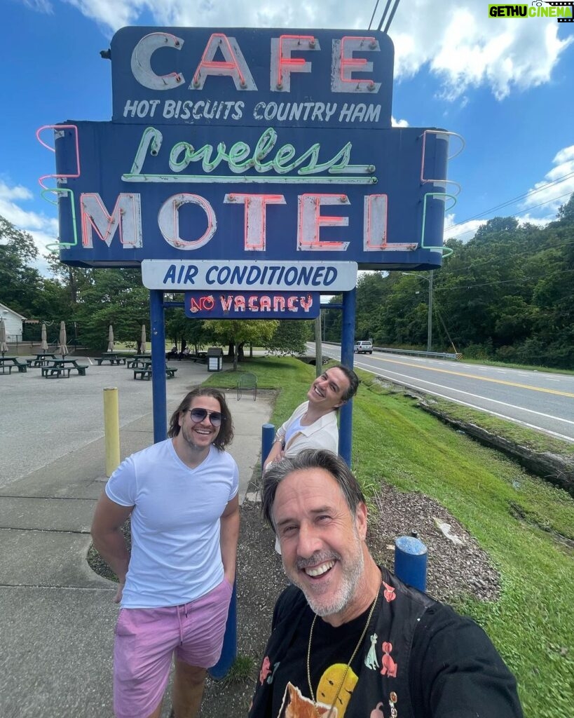 David Arquette Instagram - With friends like @theplanetpeacock and @rjcity in town for @aew @ringofhonor had to get our biscuits at @lovelesscafe on