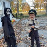 David Arquette Instagram - The Strike is over! Yay!!! Now I can show photos of my kids from #halloween #scream #ghostface #deputydewey