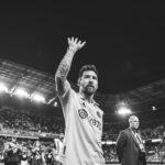 David Beckham Instagram - Where dreams are made of..🩷🖤 Thank you NYC 🩷🖤 Great win on the road @intermiamicf 🩷🖤