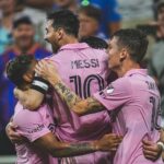 David Beckham Instagram – Another great night in pink 🩷 A great performance from the team to reach another final 🩷🖤 @intermiamicf very proud 🩷🖤