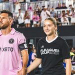 David Beckham Instagram - Making people smile in Miami & and all around the USA 🇺🇸 + 🌎 @leomessi 🩷🖤 My beautiful girl #HarperSeven 🩷🖤 The most beautiful smile 🩷