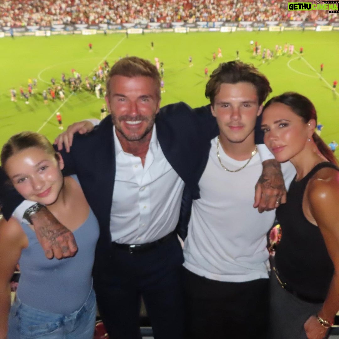 David Beckham Instagram - WOW what a night in Dallas π©·π€ thank you for the Love π©·π€ what a game πΊπΈ @intermiamicf @victoriabeckham @cruzbeckham #HarperSeven we missed you @romeobeckham @brooklynpeltzbeckham π©·π€