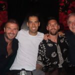David Beckham Instagram - la cena perfecta.. familia 🩷🖤 @victoriabeckham @leomessi antonelaroccuzzo @5sergiob @elenagalera @ale_mas #JorgeMas 🩷🖤 @intermiamicf