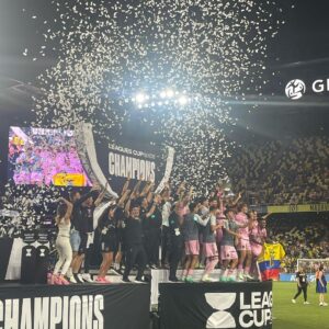 David Beckham Instagram - I’m so proud tonight of what we have achieved as La Familia 🩷🖤 Gracias for everything MIAMI @intermiamicf 🩷🖤