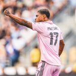 David Beckham Instagram - Another amazing night in Pink 🩷🖤 What a moment for OUR team , OUR fans , OUR club 🩷🖤 first final in our history @intermiamicf SO PROUD 🩷🖤