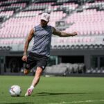 David Beckham Instagram - No… he’s not a new signing 😂 Great fun working with you @khaby00 ⚽️ Welcome to La Familia 🩷🖤 @intermiamicf