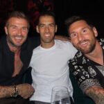David Beckham Instagram - la cena perfecta.. familia 🩷🖤 @victoriabeckham @leomessi antonelaroccuzzo @5sergiob @elenagalera @ale_mas #JorgeMas 🩷🖤 @intermiamicf