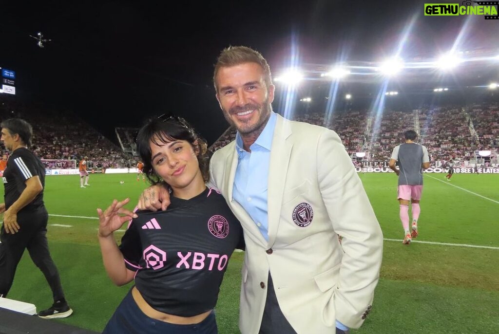 David Beckham Instagram - Another great night 🩷 Thank you to La Familia & all of our friends for showing up 🔥 @victoriabeckham @diddy @djkhaled @davidgrutman @isabelagrutman camila_cabello @karliekloss @officialgiggs @rauwalejandro @khaby00 🔥 @intermiamicf