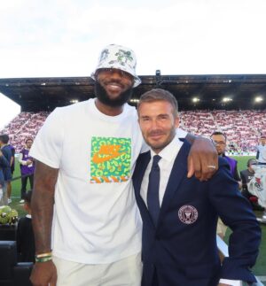 David Beckham Instagram - The perfect night 🩷🖤 Thank you to all my family & friend’s for supporting like you always do 🩷🖤