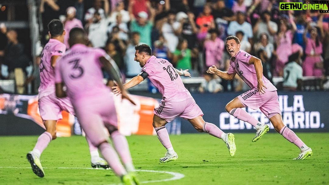 David Beckham - 2.5 Million Likes - Incredible night in Miami 🔥Thank you to all the fans for creating such a special atmosphere, I’m so proud of this club 🩷🖤 We’ve just witnessed greatness… #FreedomToDream @intermiamicf @leomessi