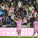 David Beckham Instagram - Incredible night in Miami 🔥Thank you to all the fans for creating such a special atmosphere, I’m so proud of this club 🩷🖤 We’ve just witnessed greatness… #FreedomToDream @intermiamicf @leomessi