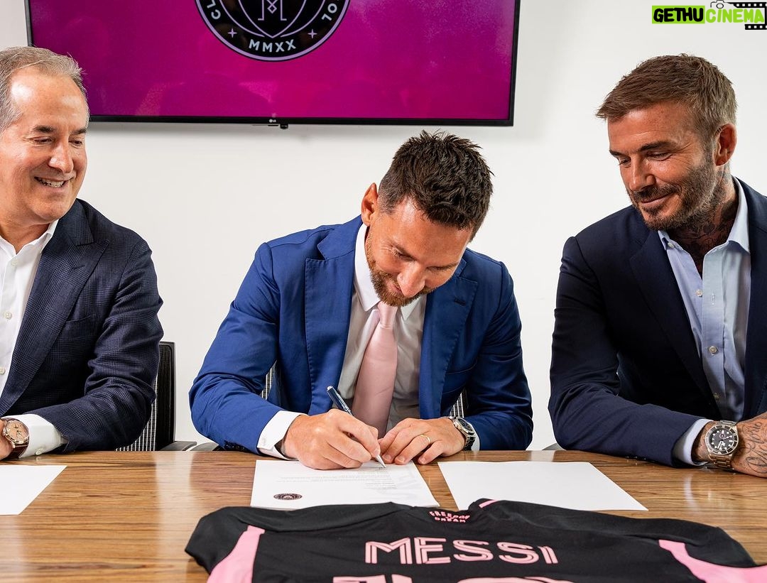 David Beckham Instagram - Confirmación. @leomessi x @intermiamicf 🩷🖤 A long and beautiful week in Miami 🩷