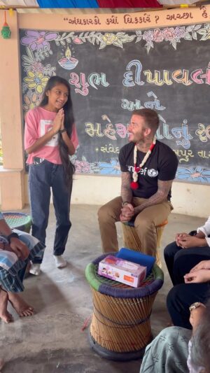 David Beckham Instagram - Incredible to finally visit this amazing country… it’s been such a special few days visiting local communities and children’s initiatives with @unicefindia, as well as attending the Cricket World Cup with @sachintendulkar as @unicef global ambassadors 🏏 I can’t wait to come back 💙🧡