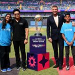 David Beckham Instagram - What an incredible atmosphere… Thanks to @unicef and @sachintendulkar for making me so welcome at the Cricket World Cup 🏏🏆 These fans have such amazing energy 👏🏼 #CWC23 Wankhede Stadium, Mumbai