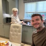 David Beckham Instagram – Lunch with mum & then the dishes with a few laughs 🩷 love u mum @sandra_beckham49 @jo_jo_beckham_ who didn’t do dishes SHOCKER 😂 chips were ok though @victoriabeckham @cruzbeckham #HarperSeven 🩷