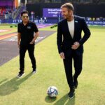 David Beckham Instagram - What an incredible atmosphere… Thanks to @unicef and @sachintendulkar for making me so welcome at the Cricket World Cup 🏏🏆 These fans have such amazing energy 👏🏼 #CWC23 Wankhede Stadium, Mumbai