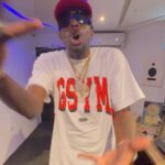 Davido Instagram - “UNAVAILABLE” remix the Jamaican style 🇯🇲🇯🇲🇯🇲 @davido @duttypaul @dingdongravers 🔥🔥🔥🔥🔥 #WORLDDING👑 @cooteravers @joelimmortal @omar_cleanstep @daineimmortal @mastergroov_crazyshellingz @screammi_smashing dancerssssss 🔥🔥🔥🔥🔥🔥🔥🔥