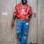 Davido Instagram - I CANT BE FUCKED WITH 🤯😈⏳🌎😍✌️ Lagos, Nigeria