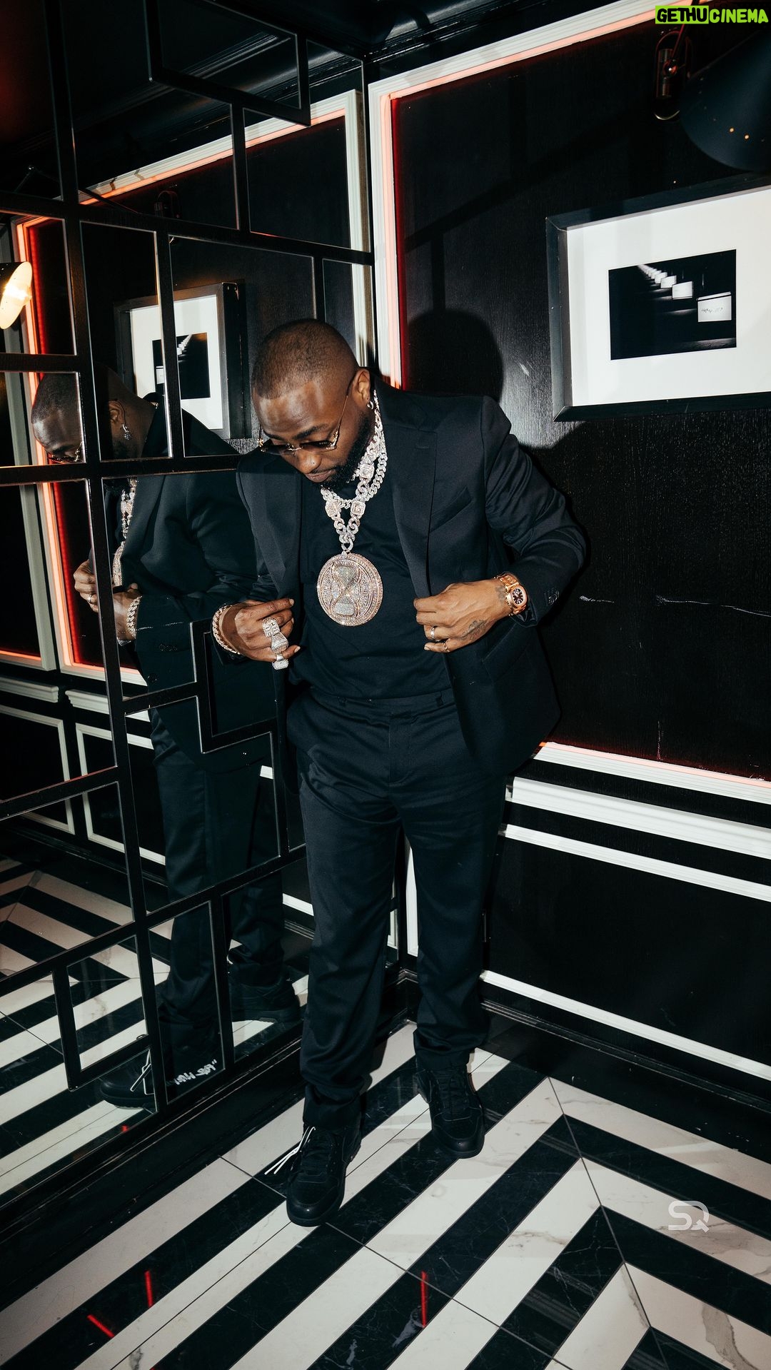 Davido Instagram - Turned sand to 💎⏳ London, United Kingdom