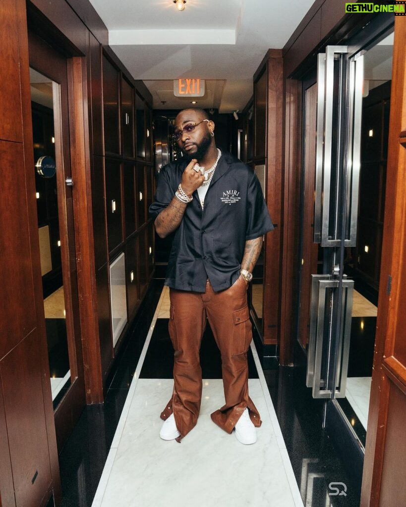 Davido Instagram - Welcome dinner last night in Toronto 🇨🇦 We make history Tonight ! Believe in yourself and the rest will follow! ⏳… Toronto, Ontario