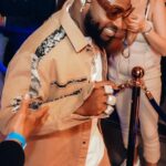 Davido Instagram - Man this TIMELESS run has been craazzzyyyy huge shoutout to The Lateish Show with Mo Gilligan. Check me out TONIGHT at 10pm ⏳ @mothecomedian