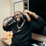 Davido Instagram - Thank you to @puma & @fentybeauty for sending me these classic shoes 👟🔥 @badgalriri never misses #FENTYXPUMA