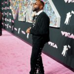 Davido Instagram - Always a fun time at the @vmas Manchester TODAY! New announcements coming soon⏳ VMAs