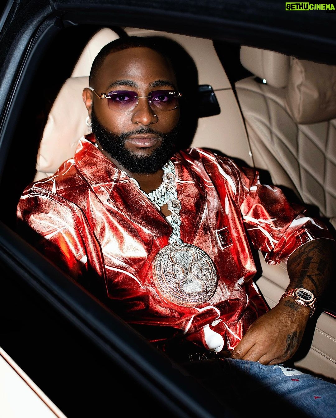 Davido Instagram - I CANT BE FUCKED WITH 🤯😈⏳🌎😍✌️ Lagos, Nigeria