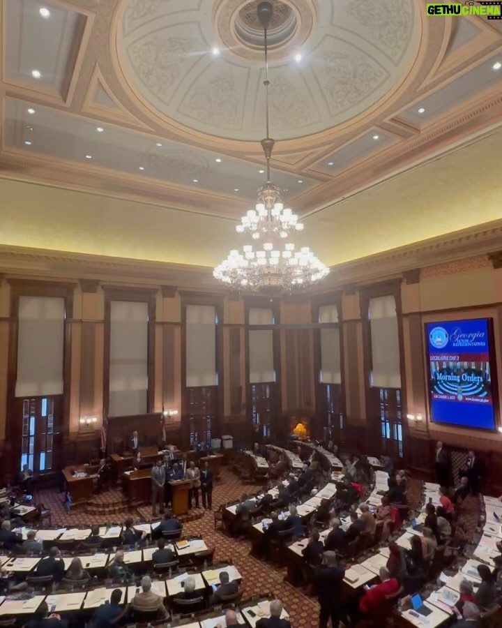 Davido Instagram - This morning I attended the U.S state of Georgia General assembly meeting with the Georgia House of Representatives and Georgia state senate to be recognized as an ‘Outstanding Georgia Citizen’ … God is good. 🇺🇸🌎🇳🇬 Georgia State Capitol Building