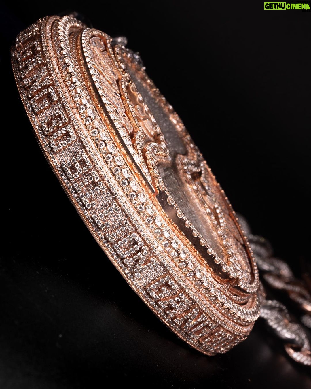 Davido Instagram - Davido’s bespoke pendant, dedicated to the success of his new album ‘Timeless’. A timeless ‘hourglass’ design, crafted with meticulous detail and hand selected diamonds. A moving hourglass, enclosed with diamond dust. A 350ct diamond pendant, weighing 1.5kg. Crafted with meticulous attention to detail. This exquisite pendant features hand-picked diamonds, constructed with a 1 carat pear diamond above the pendant. 4 - 0.5ct pear diamonds in the centre. A 30 pointer boarder for ‘30 Billion Gang’, as well as a 30 pointer boarder around the hourlgass. ‘30BG’ across the bespoke cuban chain. ‘30BG’ Baguette cut display. Designed in-house by our Local Kettle Brothers jewellery specialist team Cole, Emmanuel and Ethan. The "Timeless" pendant is a breathtaking masterpiece designed exclusively for Davido. A true embodiment of Davido’s unique style, the "Timeless" pendant is a symbol of inspiration, creativity, and enduring beauty that will adorn the wearer for generations to come.