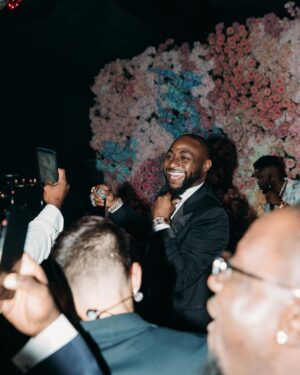 Davido Instagram - Let love rule ⏳🌎💨❤️