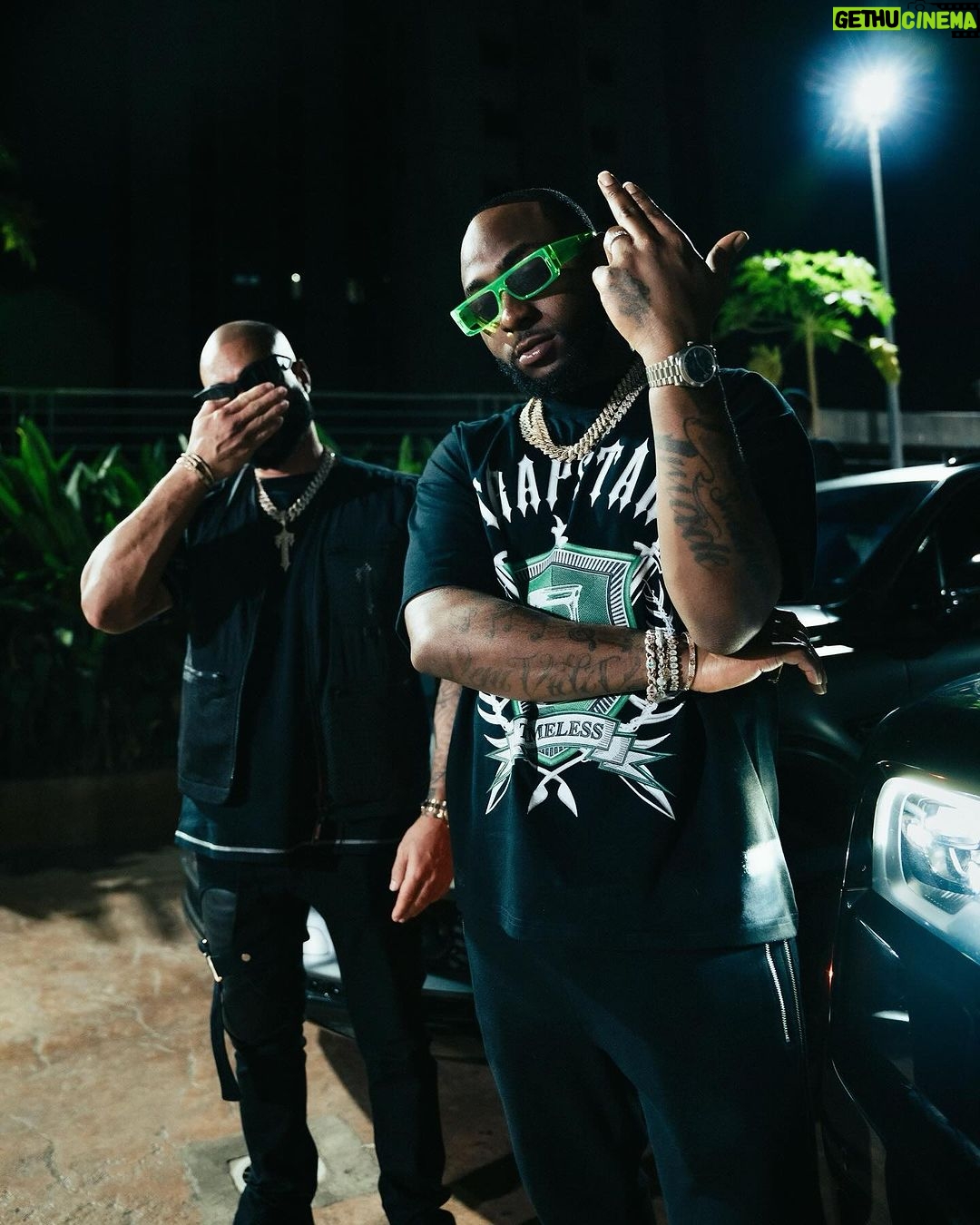 Davido Instagram - Davido x Trapstar Collaboration Dropping Online Monday 12PM @trapstarlondon giving away tickets to the London show @ the O2. Trapstar Members will get first access to win tickets, check your emails. Go run up the comments with one of these emojis 🥷🏽🇳🇬🦅⚔️ Only one of the emojis will be the winning emoji. A limited amount of people will be chosen.