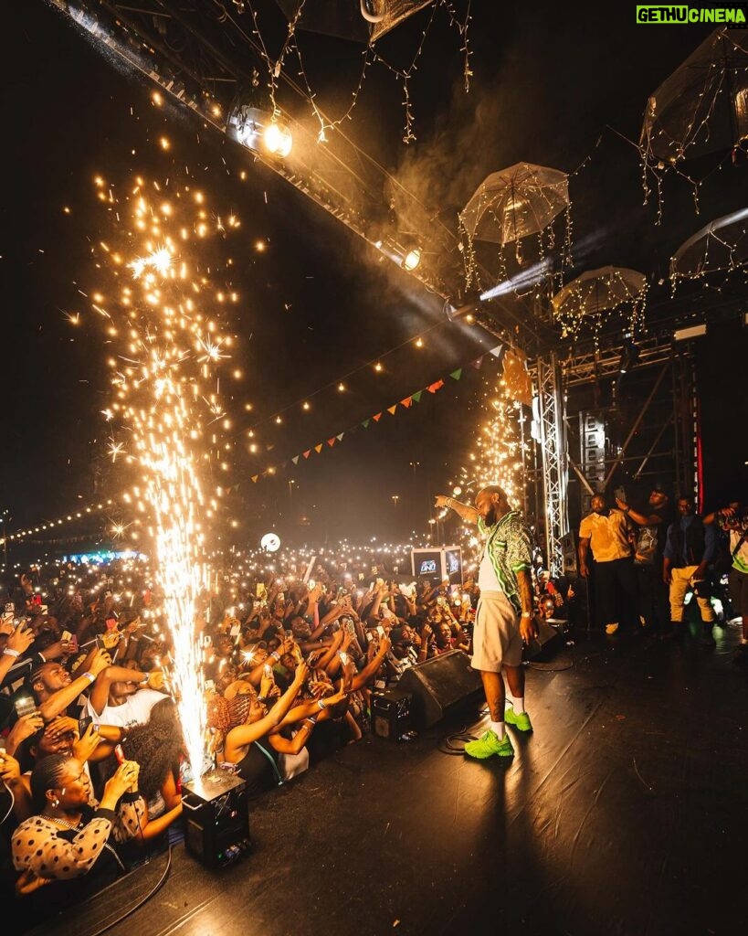 Davido Instagram - HAPPY NEW YEAR! ⁣ ⁣ We shut it down to end the year! 2023 you were great to us!! ⁣ ⁣ 2024 TIMELESS CONTINUES ⏳