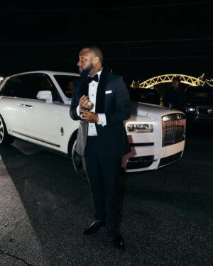 Davido Instagram - Another birthday in the books — thankful for all the amazing love around me and how this year has been filled with so many wins ♥️ 

Thank you to my family, let’s make the next year even greater🙏🏾

LAGOS let’s keep the celebration going!!! December 24th it’s going down at @flytimefest go get tickets on my story while you can!