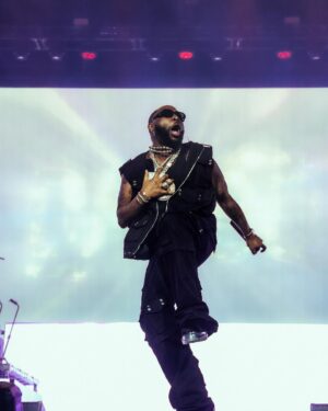 Davido Instagram - BIG 31 …. 🎉🐐🌎🏆⏳ Grateful to God